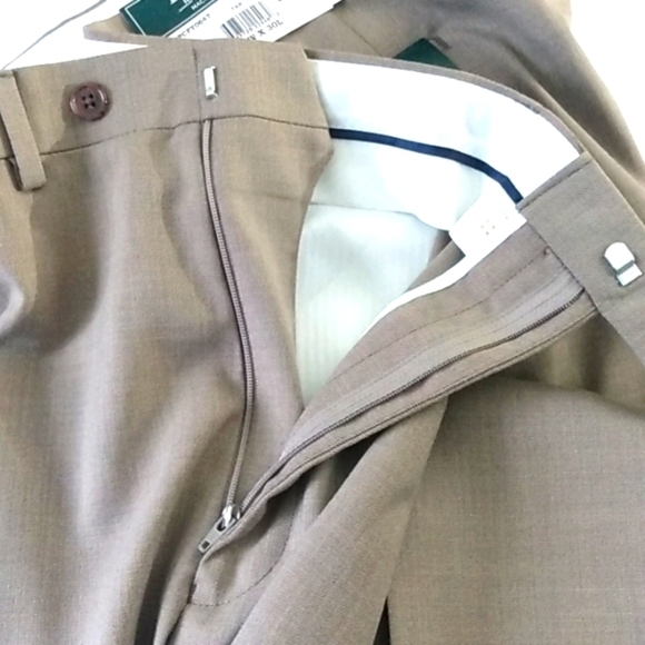 LAUREN RALPH LAUREN TAN ULTRAFLEX CLASSIC FIT WRINKLE RESISTANT PANTS SIZE 42x30 - Picture 8 of 11